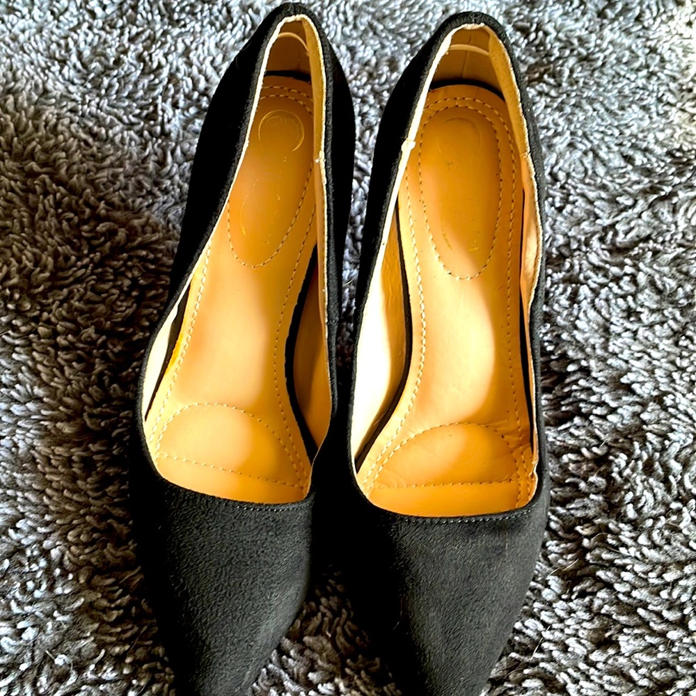 Black suede stiletto pumps. Size 6 1/2